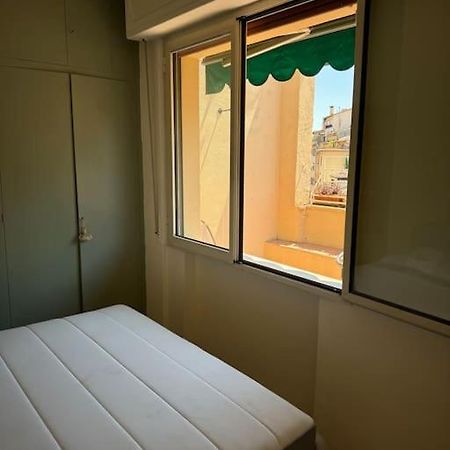 Friendly & Small 1-Br Apt With Beautiful Terrace Florenţa Exterior foto