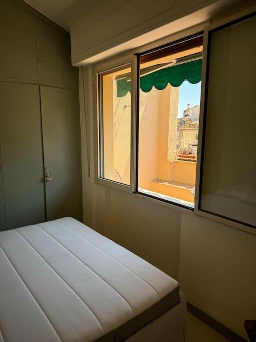 Friendly & Small 1-Br Apt With Beautiful Terrace Florenţa Exterior foto