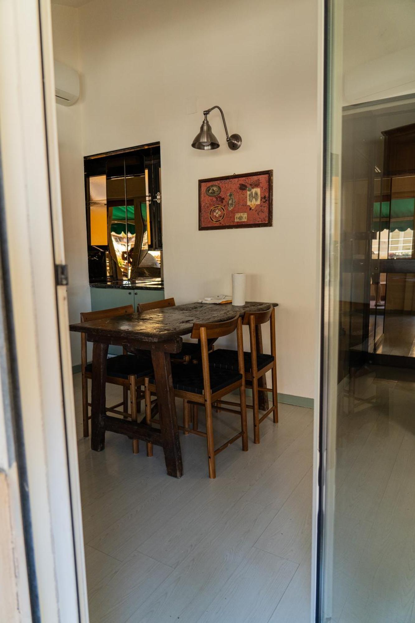 Friendly & Small 1-Br Apt With Beautiful Terrace Florenţa Exterior foto